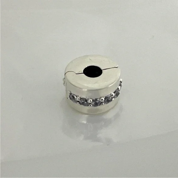 Pandora Clip Charm - Picture 3 of 5